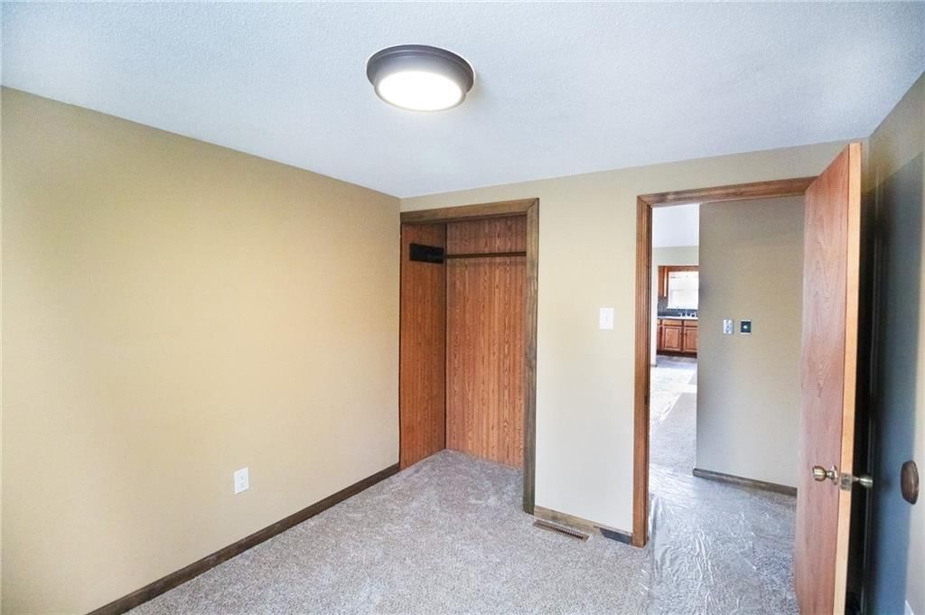 1014 E Smith Avenue — photo 30