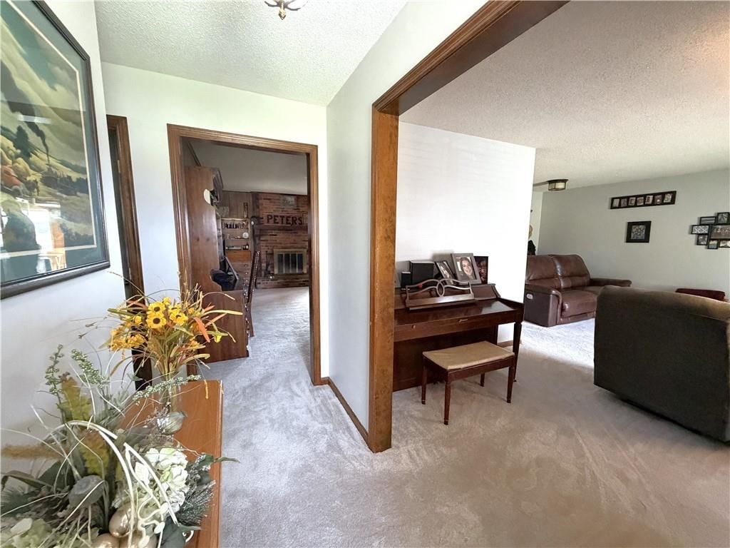 805 Fairlane Drive — photo 2