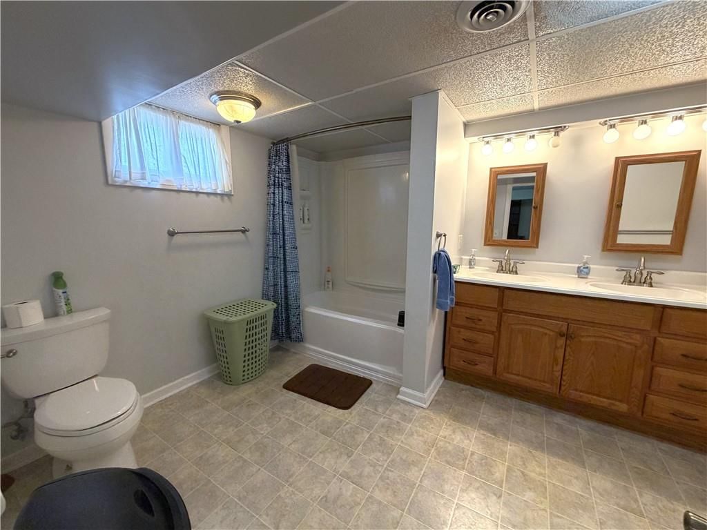 805 Fairlane Drive — photo 32