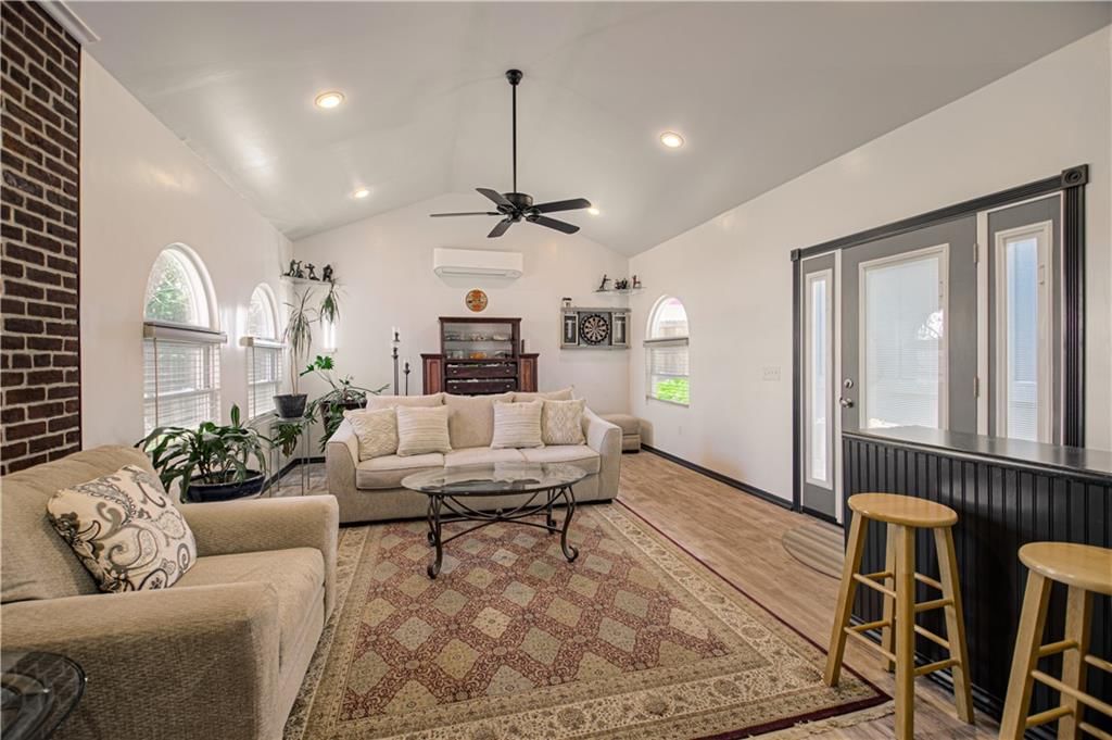 225 Groom Street — photo 14