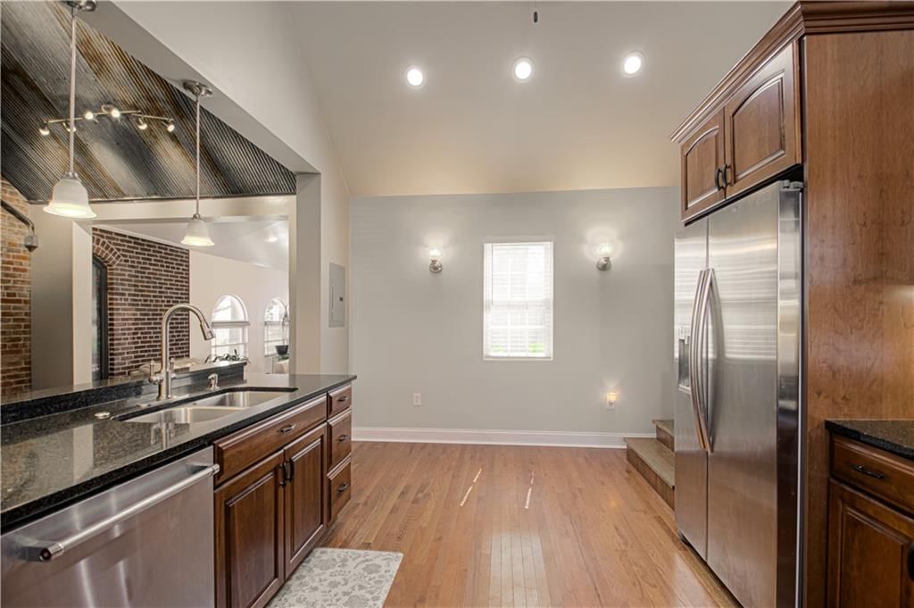 225 Groom Street — photo 21