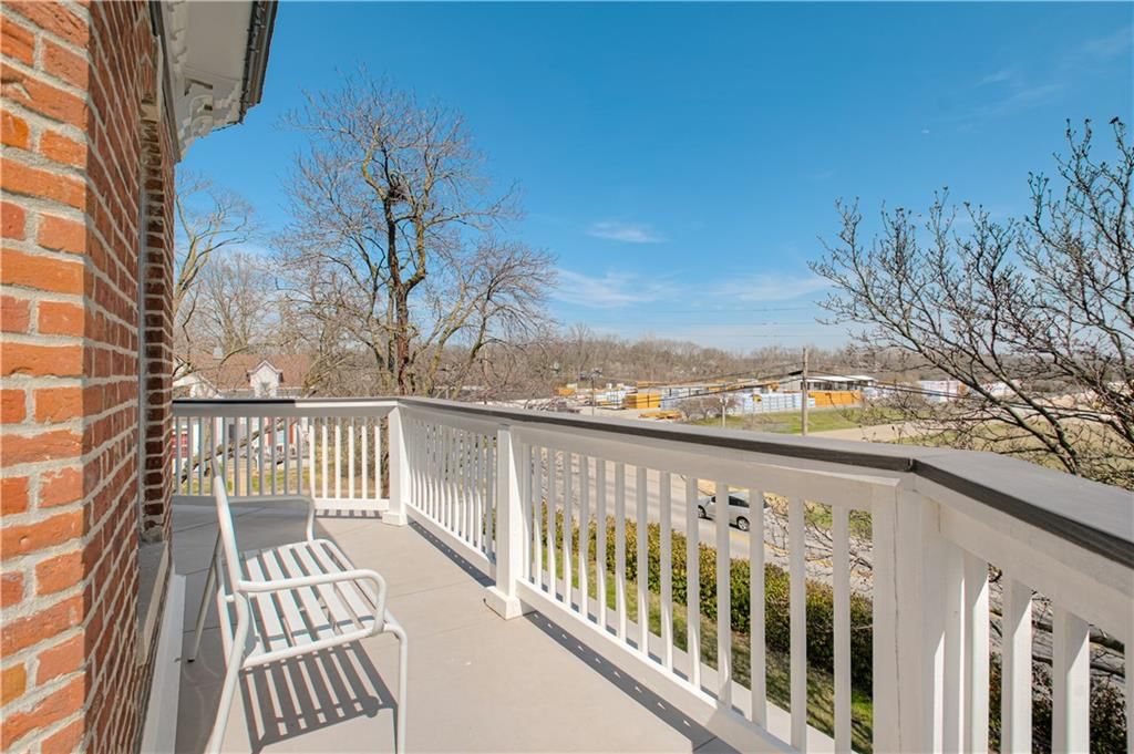 225 Groom Street — photo 33
