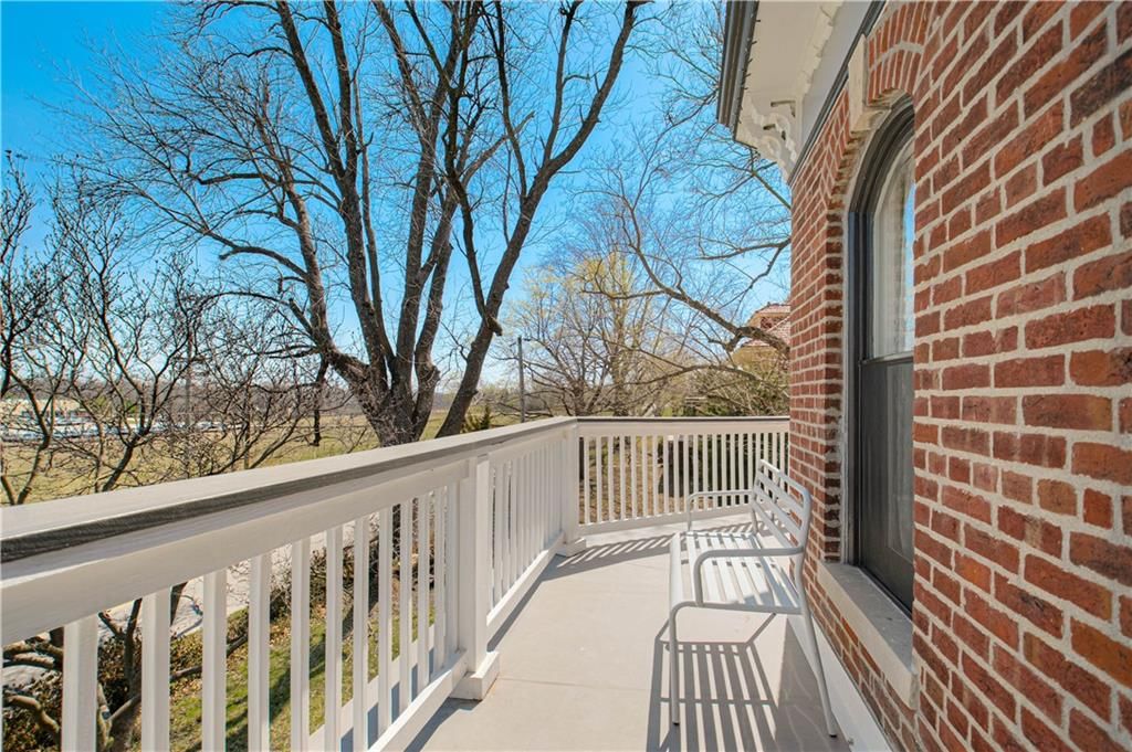 225 Groom Street — photo 34