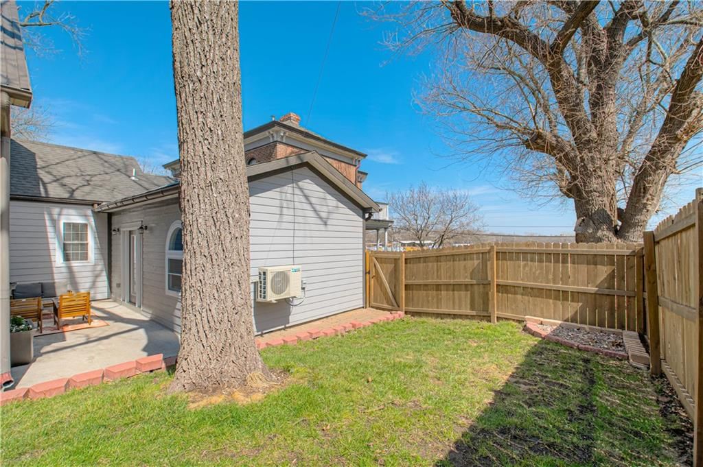 225 Groom Street — photo 41