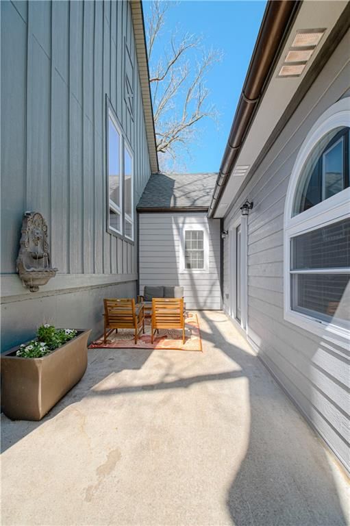 225 Groom Street — photo 43