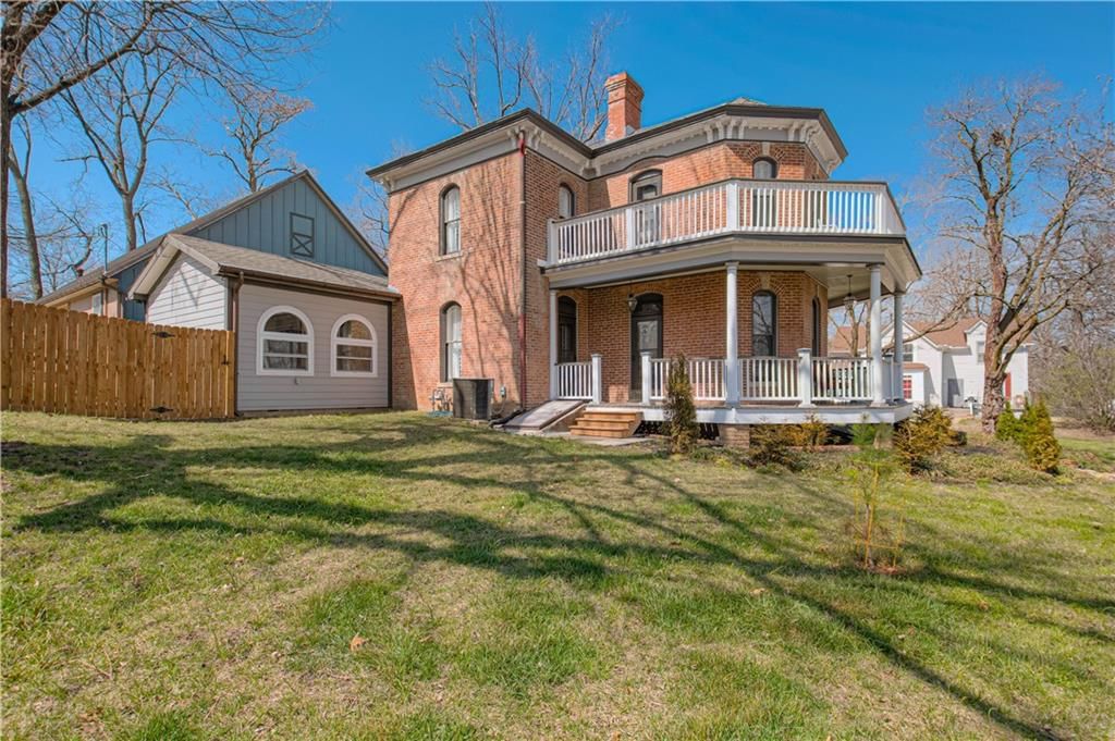 225 Groom Street — photo 44