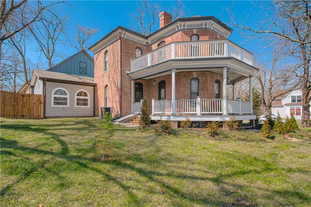 225 Groom Street — photo 45
