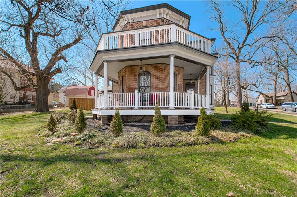 225 Groom Street — photo 46