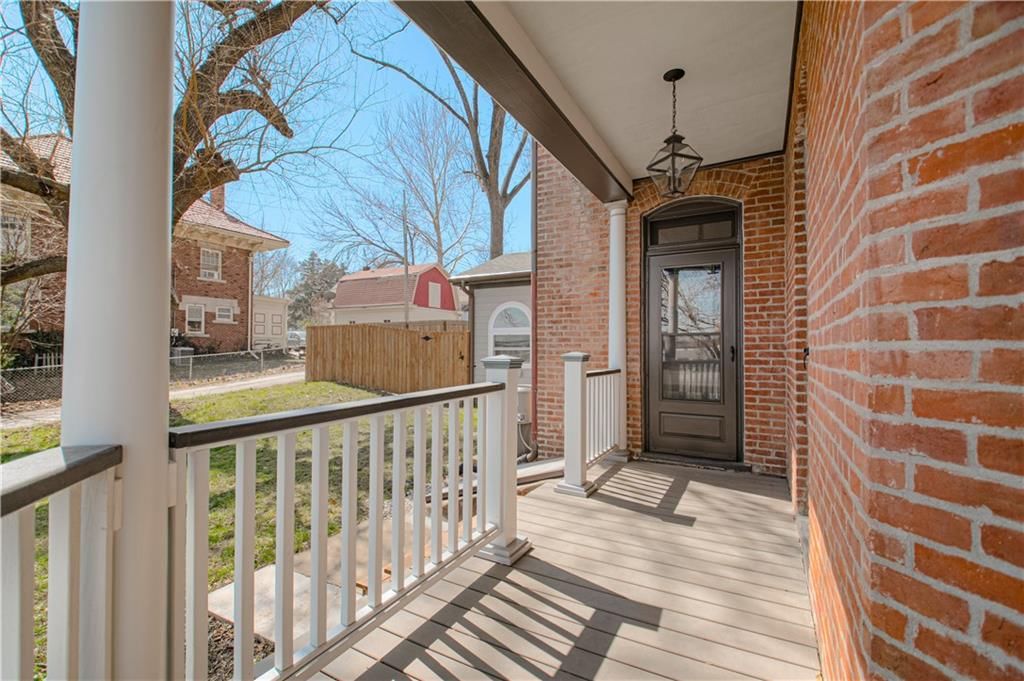 225 Groom Street — photo 54