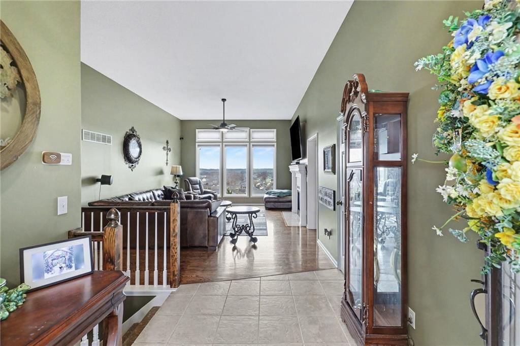 801 SW Shorthorn Drive — photo 3