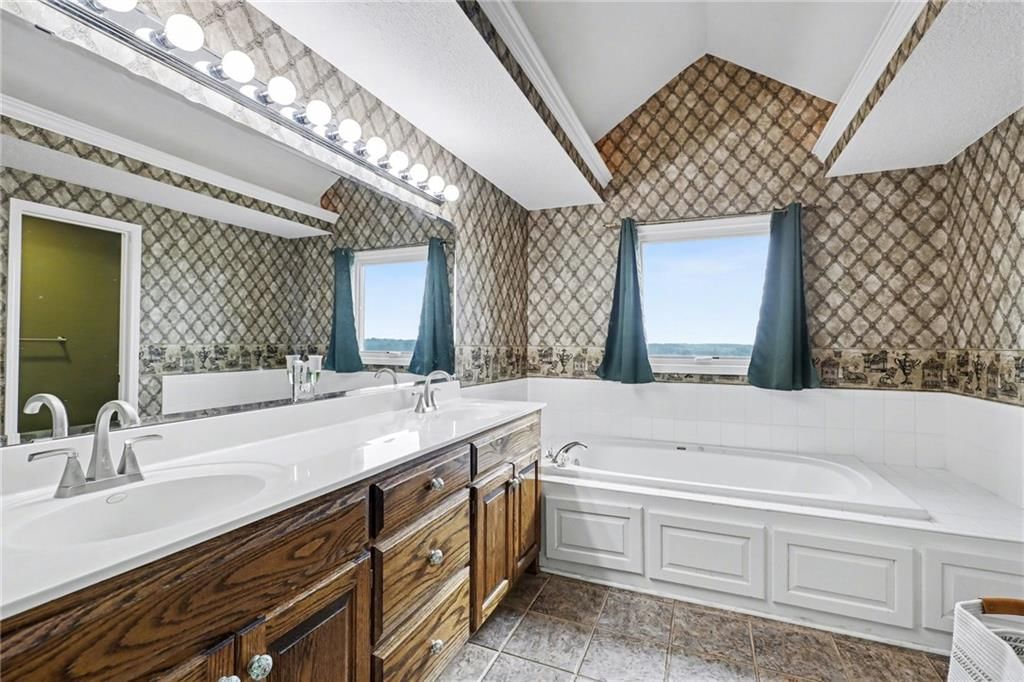 801 SW Shorthorn Drive — photo 16