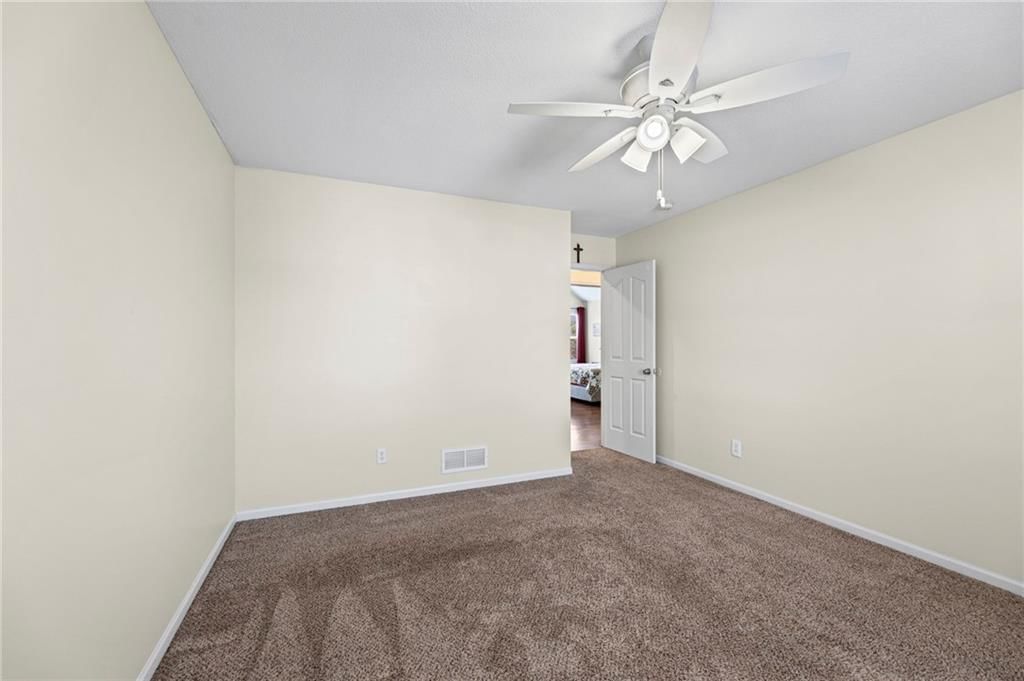654 Holiday Lane — photo 17