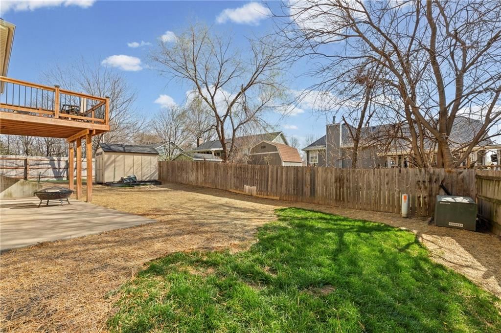 654 Holiday Lane — photo 36