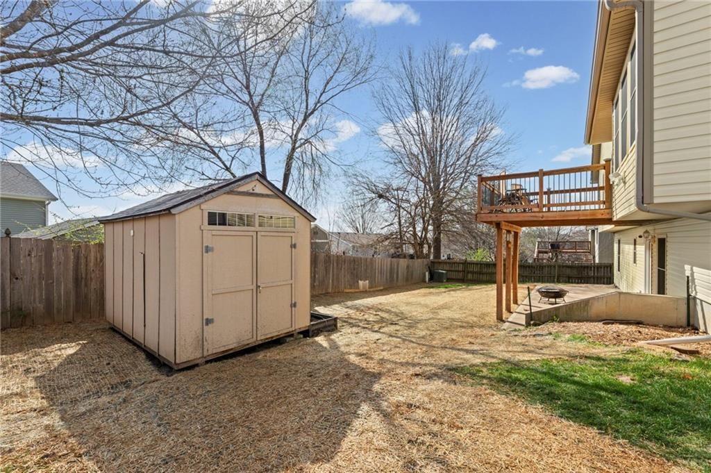 654 Holiday Lane — photo 39