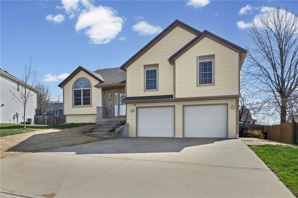 654 Holiday Lane — photo 41