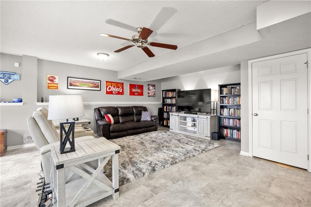 603 Bradford Court — photo 37