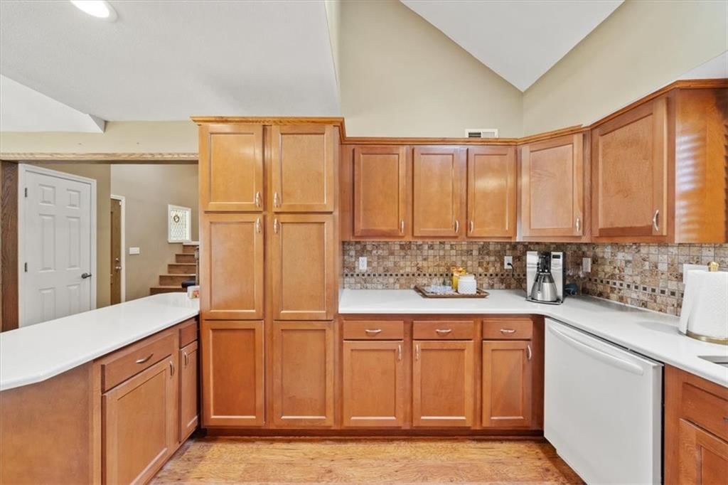 8910 Lexington Avenue — photo 15
