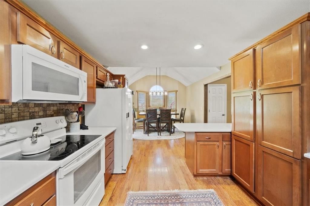8910 Lexington Avenue — photo 17