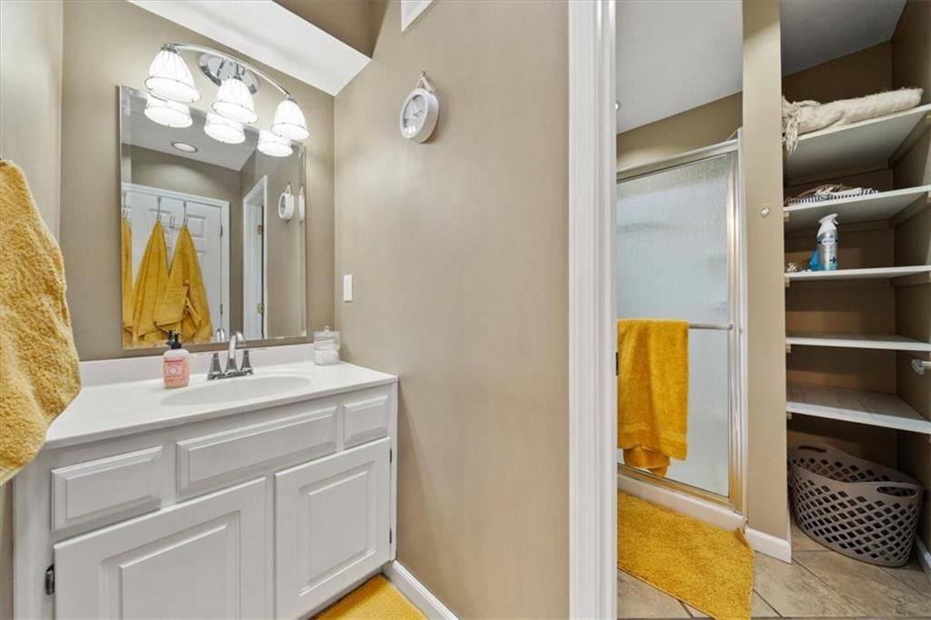 8910 Lexington Avenue — photo 23
