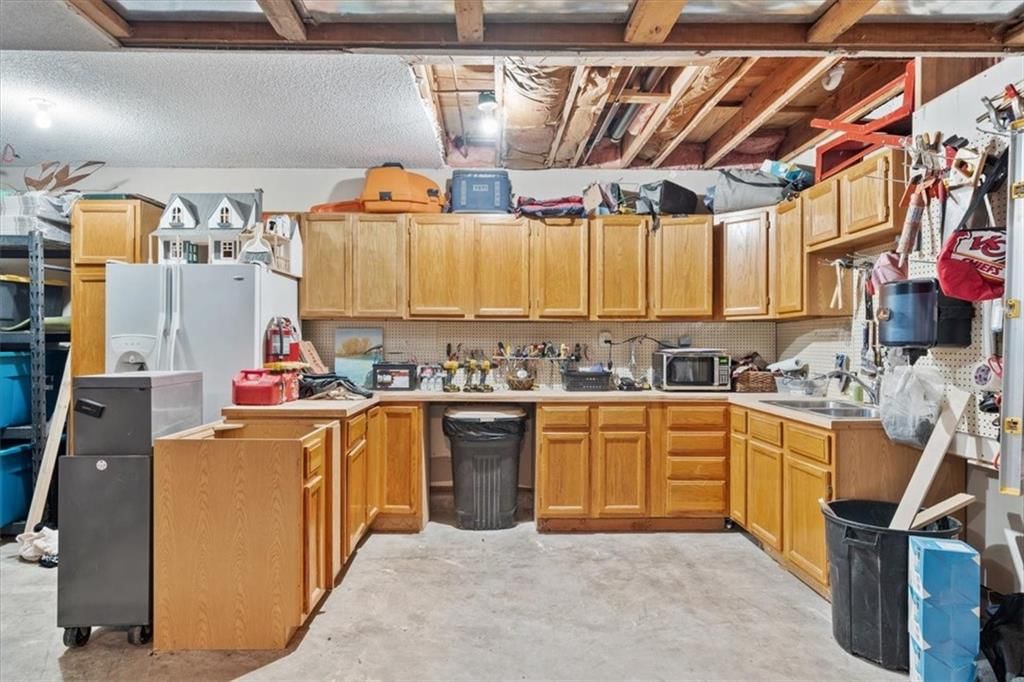 8910 Lexington Avenue — photo 27