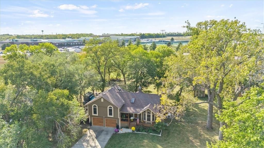 8910 Lexington Avenue — photo 37