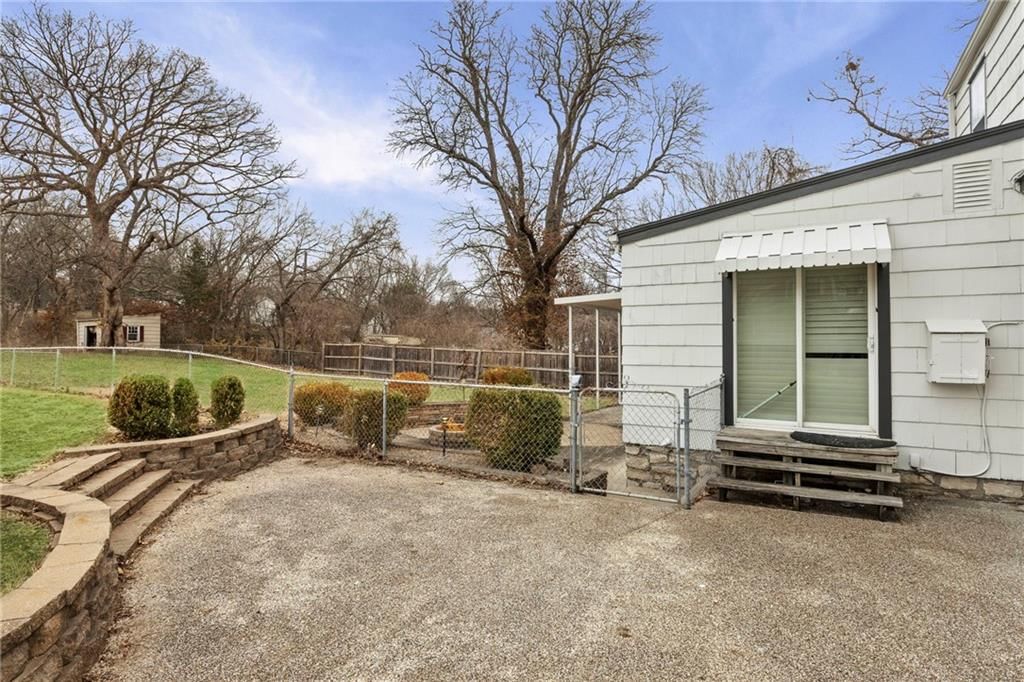 9616 Holmes Road — photo 34