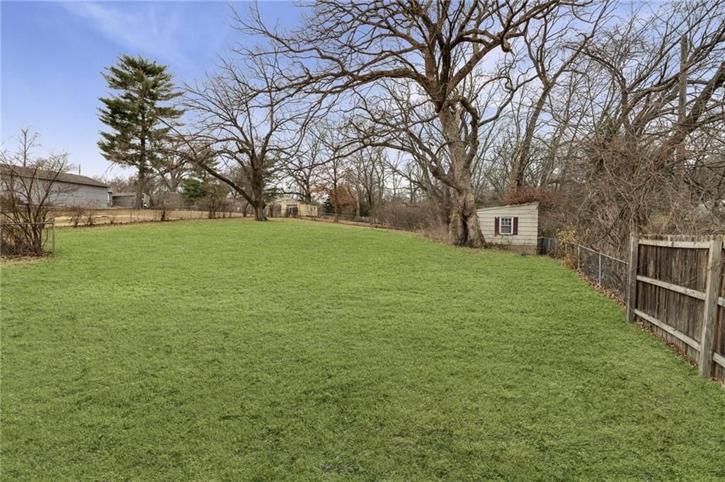 9616 Holmes Road — photo 38
