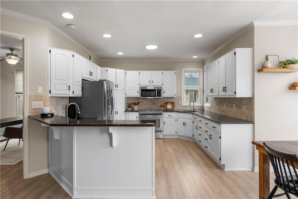 14602 HEMLOCK Street — photo 12