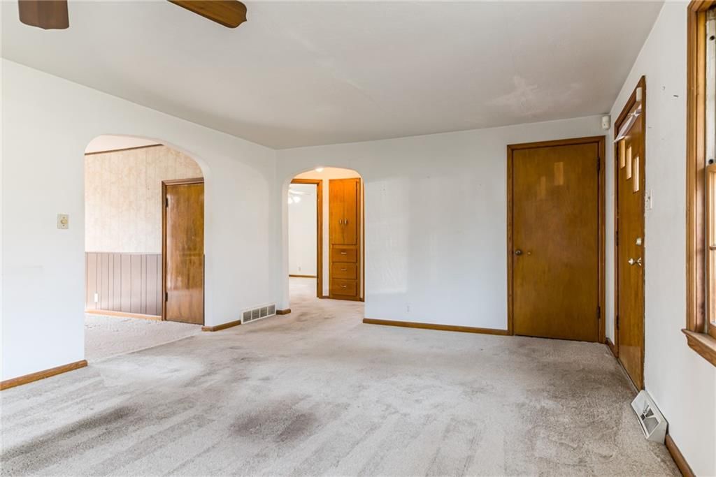 5425 Webster Avenue — photo 7