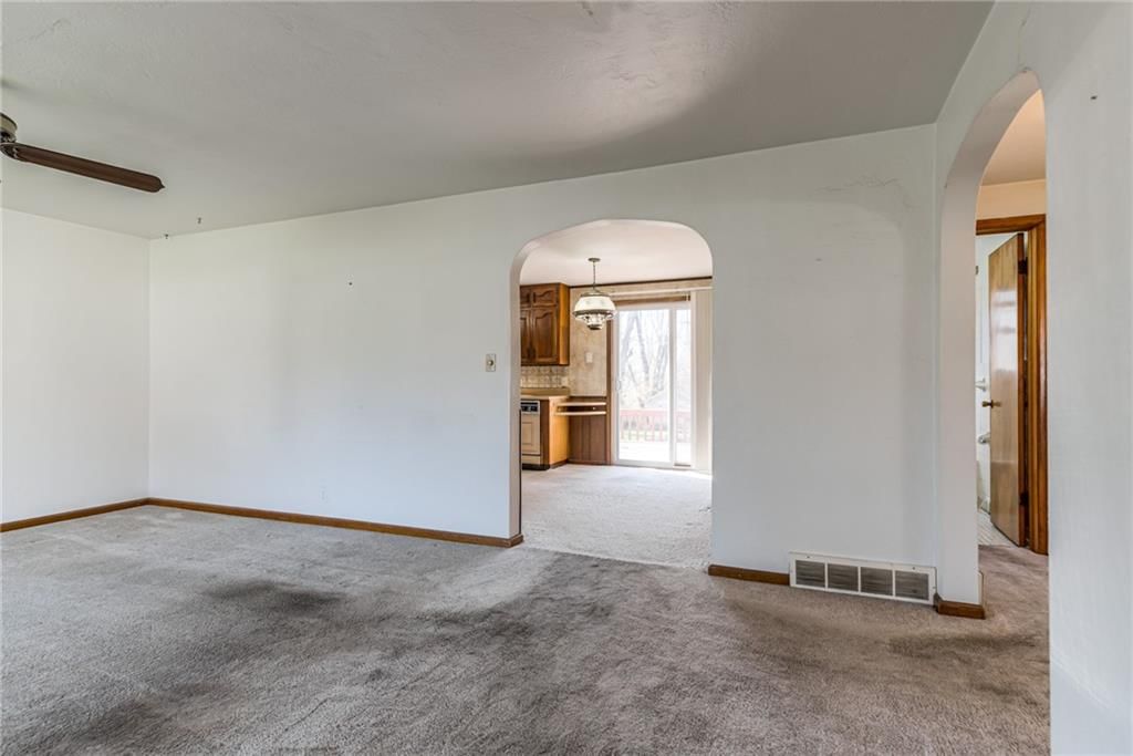 5425 Webster Avenue — photo 8