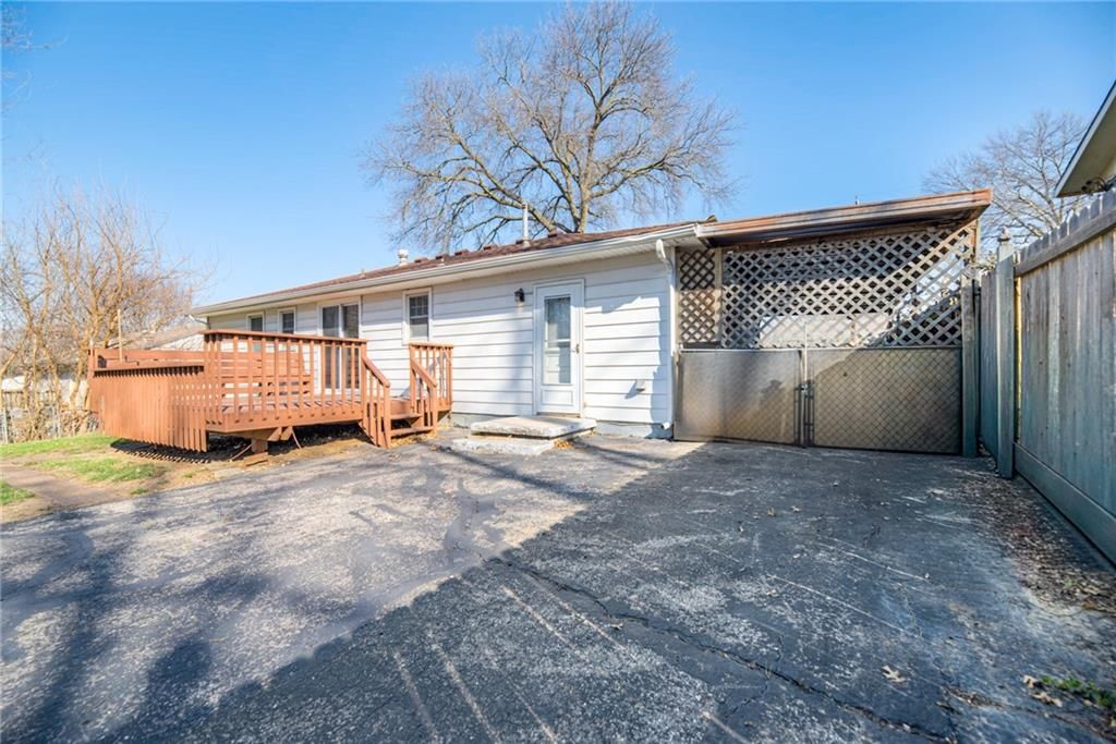 5425 Webster Avenue — photo 17