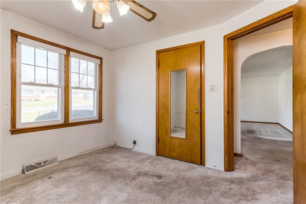 5425 Webster Avenue — photo 22