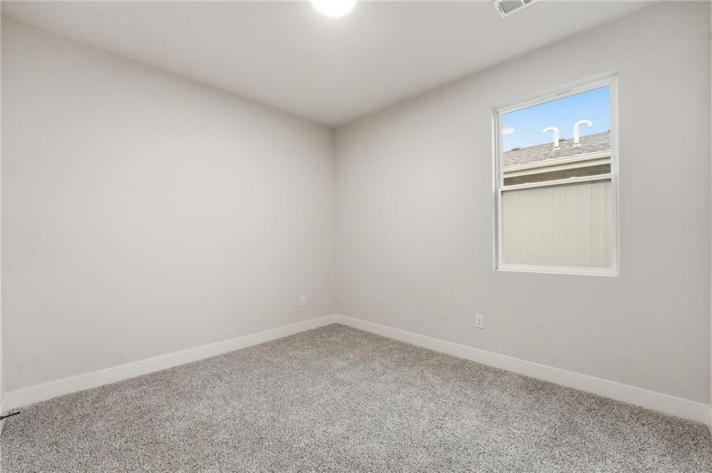 32718 W 176th Terrace — photo 6
