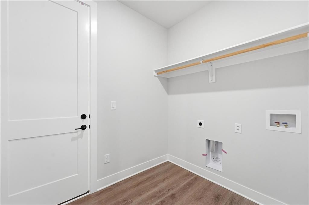32718 W 176th Terrace — photo 8