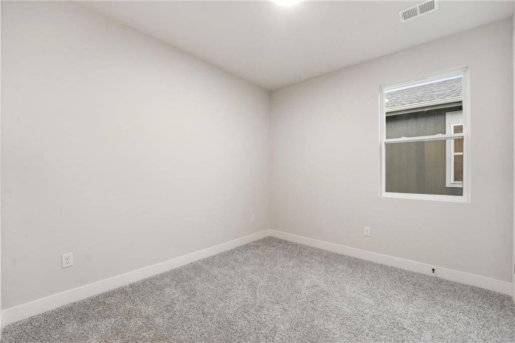 32718 W 176th Terrace — photo 9