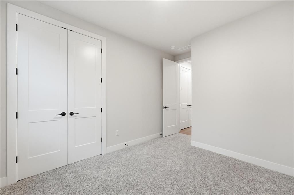 32718 W 176th Terrace — photo 10