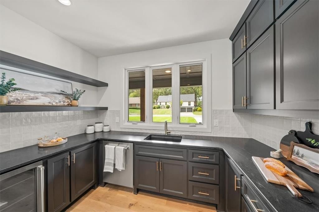 9517 Linden Street — photo 10