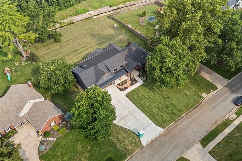 9517 Linden Street — photo 35
