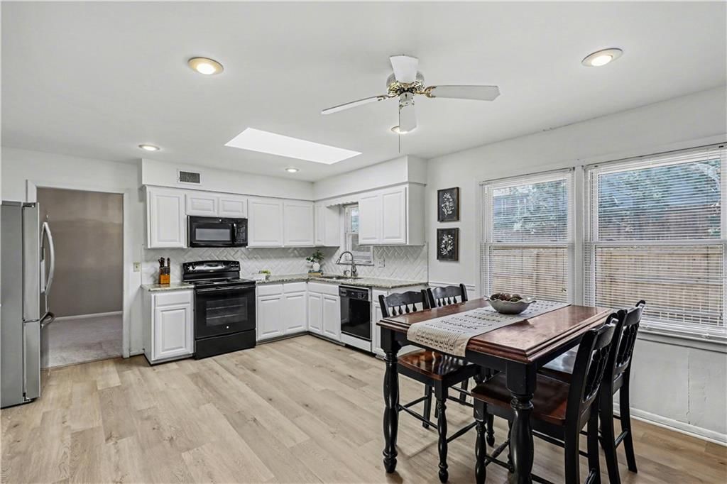 909 Tam O'Shanter Street — photo 11