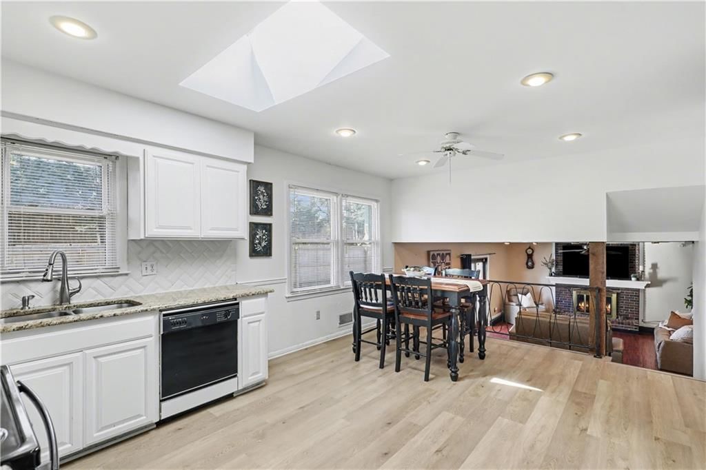 909 Tam O'Shanter Street — photo 14