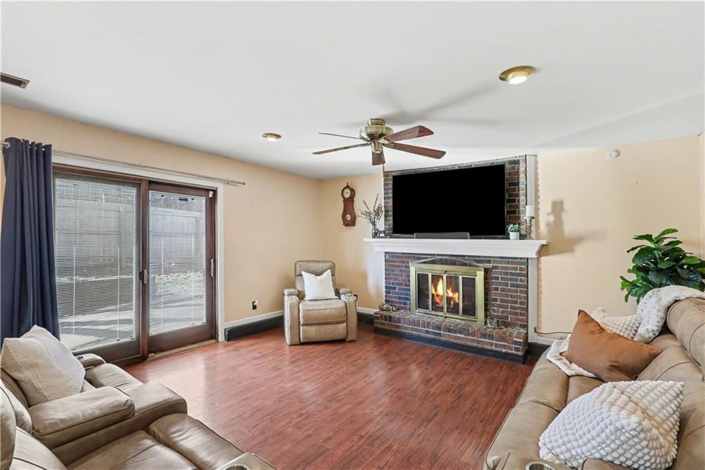 909 Tam O'Shanter Street — photo 17