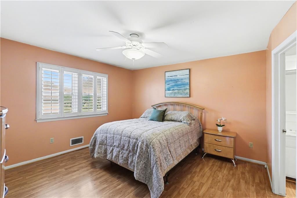 909 Tam O'Shanter Street — photo 19