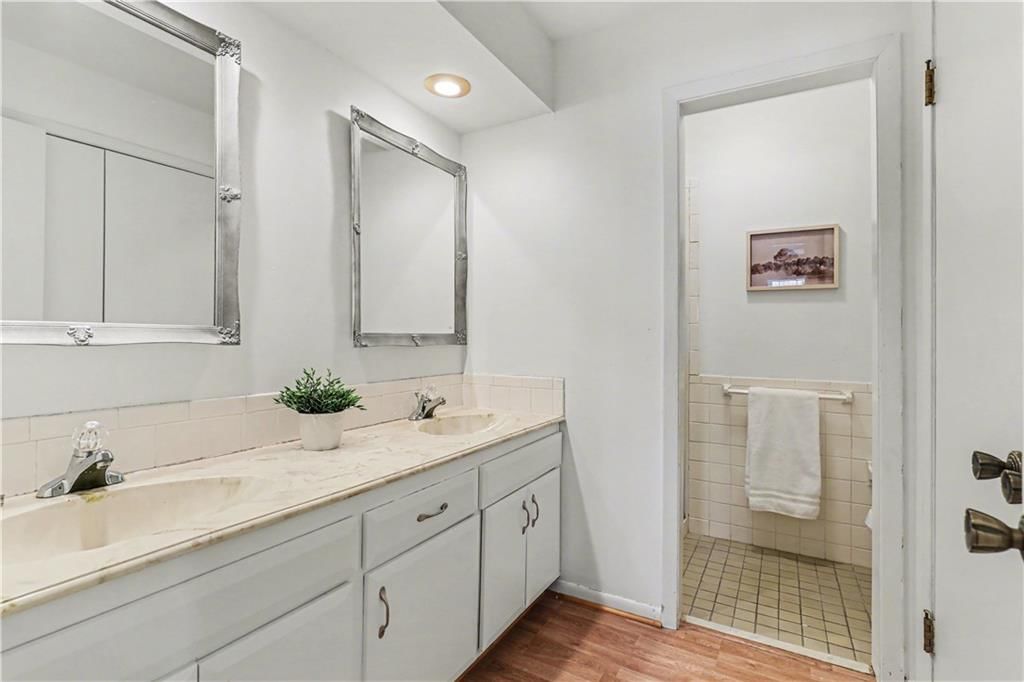 909 Tam O'Shanter Street — photo 22
