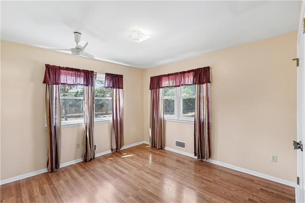 909 Tam O'Shanter Street — photo 25