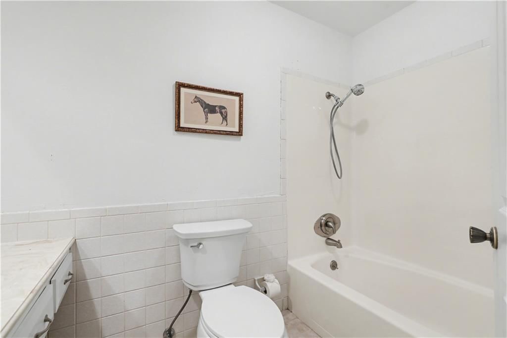 909 Tam O'Shanter Street — photo 28