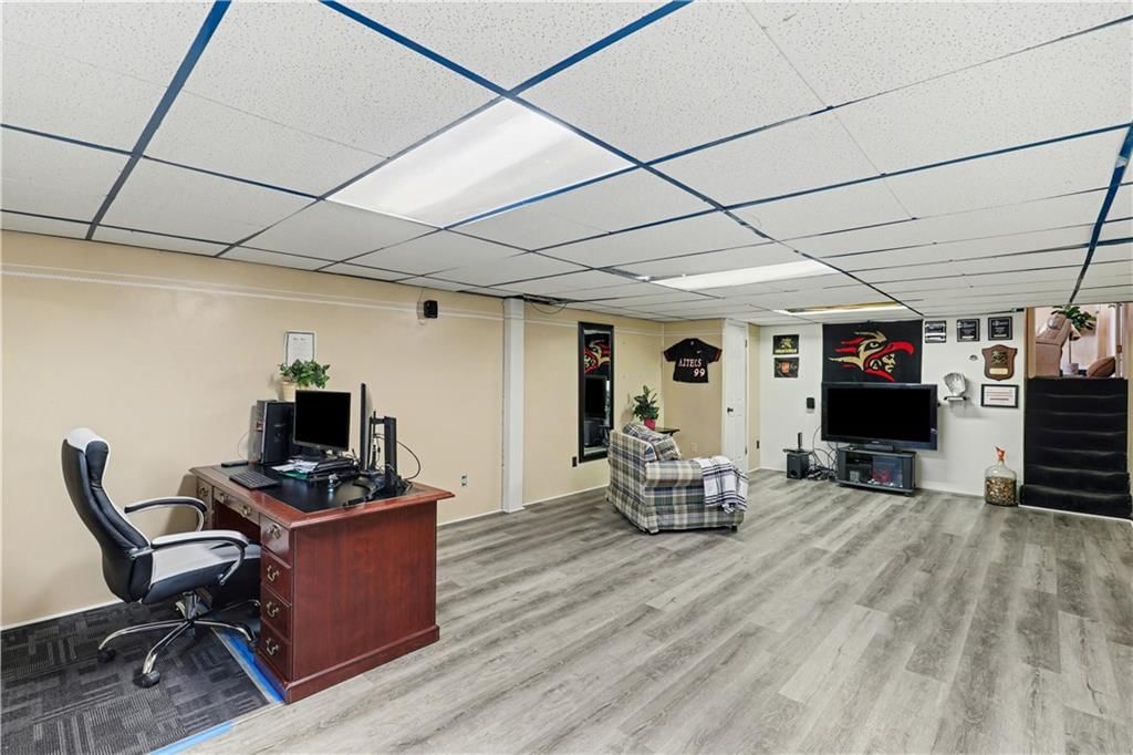 909 Tam O'Shanter Street — photo 29