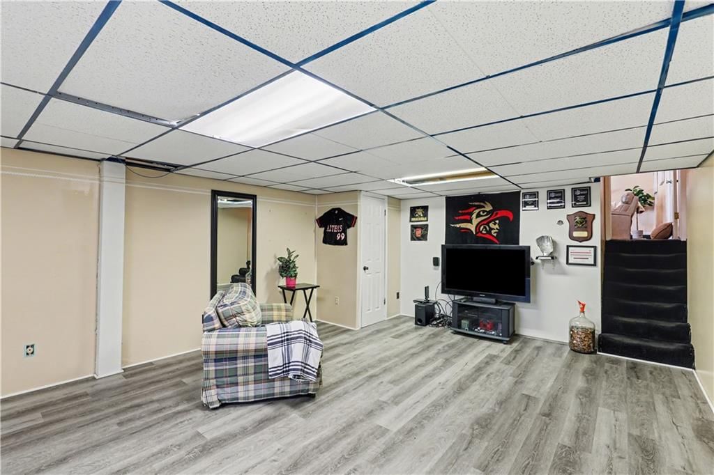 909 Tam O'Shanter Street — photo 30