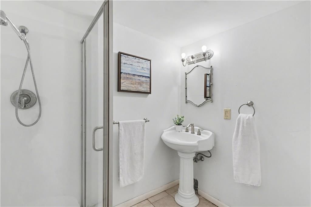 909 Tam O'Shanter Street — photo 32