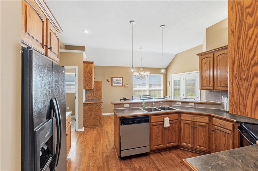 901 Tall Grass Drive — photo 5