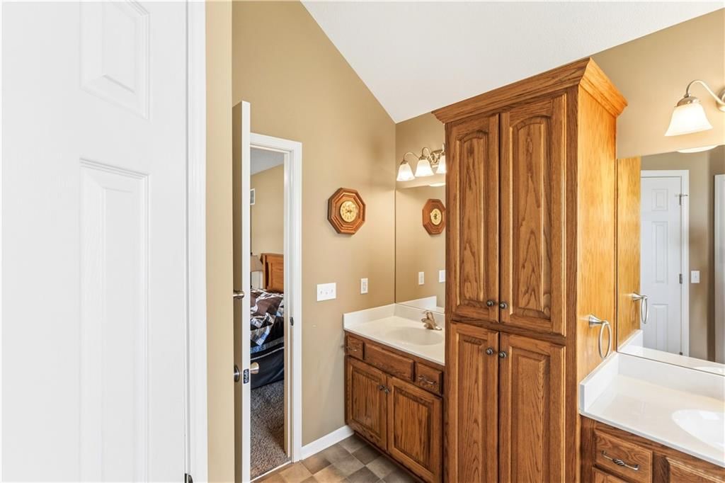 901 Tall Grass Drive — photo 12